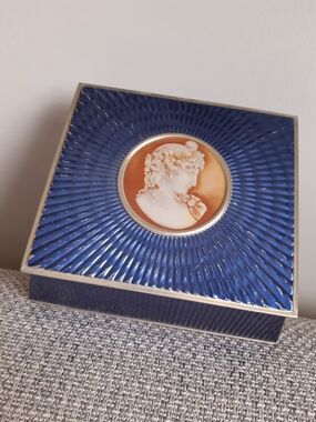 Antique Decorative Trinket Box McVitie & Price Edinburgh Cameo